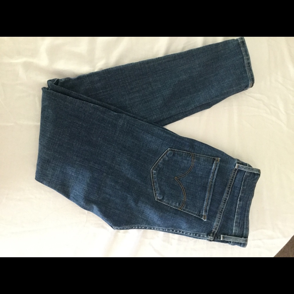 Levi skinny jeans dark wash